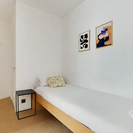 Daire Amazing Place 1br3p Marais Republique Paris